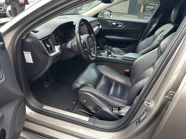 Volvo V60 2.0 T5 Momentum | Sportstoelen | Leer | Trekhaak |