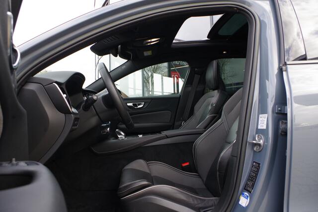 Volvo V60 2.0 T6 Plug-in Hybrid AWD 350 PK Ultimate Dark Long Range, Panoramadak, Trekhaak, H/K Sound, Adap. Cruise Control