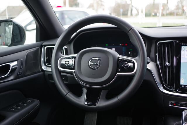 Volvo V60 2.0 T6 Plug-in Hybrid AWD 350 PK Ultimate Dark Long Range, Panoramadak, Trekhaak, H/K Sound, Adap. Cruise Control