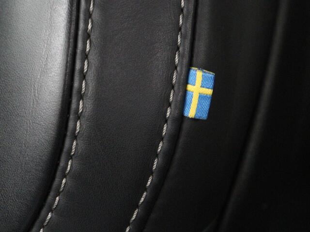 Volvo V60 2.0 T6 Recharge AWD R-Design | Trekhaak | Stoelventilatie | Massage | Memory | Adaptive cruise | Carplay | Camera | Keyless | Navigatie | Full LED | PHEV | Plug In