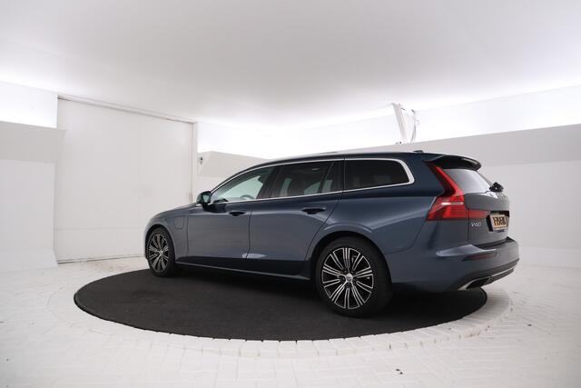 Volvo V60 2.0 T8 Twin Engine AWD Inscription Panorama, Apple carplay, Leder, Climate,