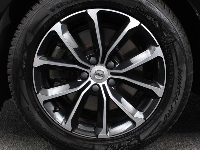 Volvo V60 2.0 B3 Automaat Momentum | Navigatie | Wegklapbare Trekhaak | Climate Control | Blis | Parkeer sensoren | Cruise Control | Lichtmetalen Velgen