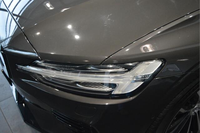 Volvo V60 2.0 T6 Plug-in hybrid AWD Plus Dark leer trekhaak !!