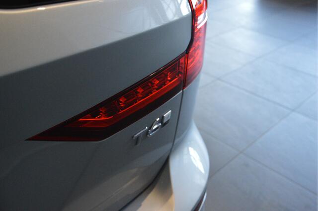Volvo V60 2.0 T6 Plug-in hybrid AWD Plus Dark leer trekhaak !!