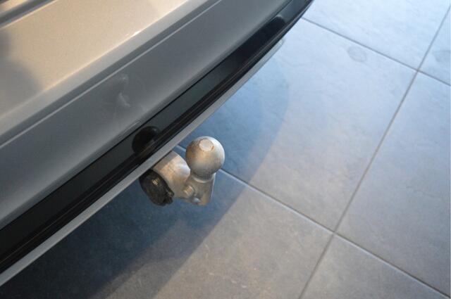 Volvo V60 2.0 T6 Plug-in hybrid AWD Plus Dark leer trekhaak !!