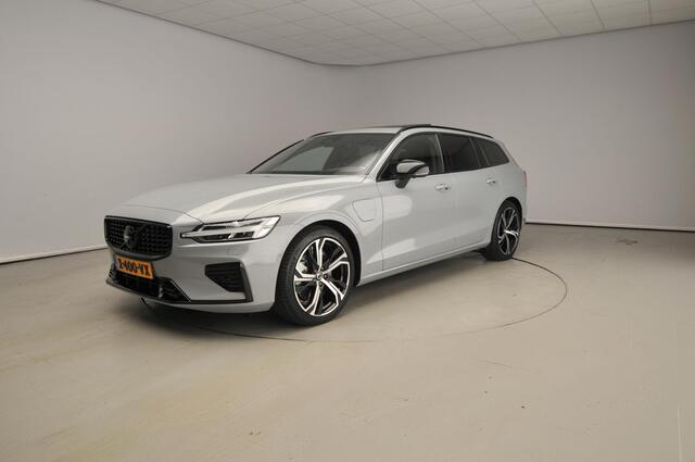 Volvo V60 2.0 T6 Plug-in hybrid AWD Ultimate Dark | Pano | Trekhaak | 360 cam | HUD | Stuur + stoelverwarming v+a