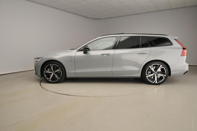 Volvo V60 2.0 T6 Plug-in hybrid AWD Ultimate Dark | Pano | Trekhaak | 360 cam | HUD | Stuur + stoelverwarming v+a