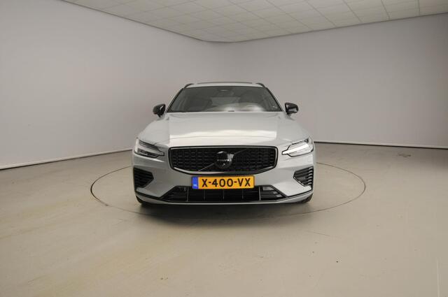 Volvo V60 2.0 T6 Plug-in hybrid AWD Ultimate Dark | Pano | Trekhaak | 360 cam | HUD | Stuur + stoelverwarming v+a