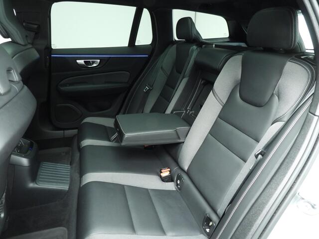 Volvo V60 2.0 T6 Plug-in hybrid AWD Ultimate Dark | Pano | Trekhaak | 360 cam | HUD | Stuur + stoelverwarming v+a