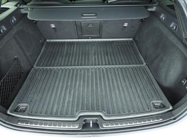 Volvo V60 2.0 T6 Plug-in hybrid AWD Ultimate Dark | Pano | Trekhaak | 360 cam | HUD | Stuur + stoelverwarming v+a