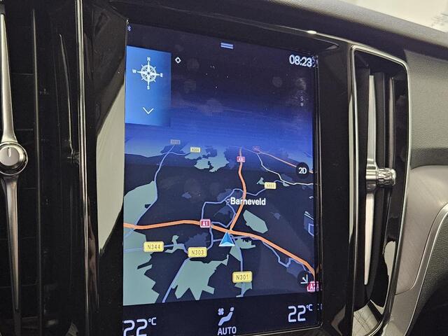 Volvo V60 2.0 B3 Momentum Advantage | 19"LM velgen | Exterior Styling Diffuser | Apple carplay/android auto | Extra getint glas | metallic lak | parkeersensoren |