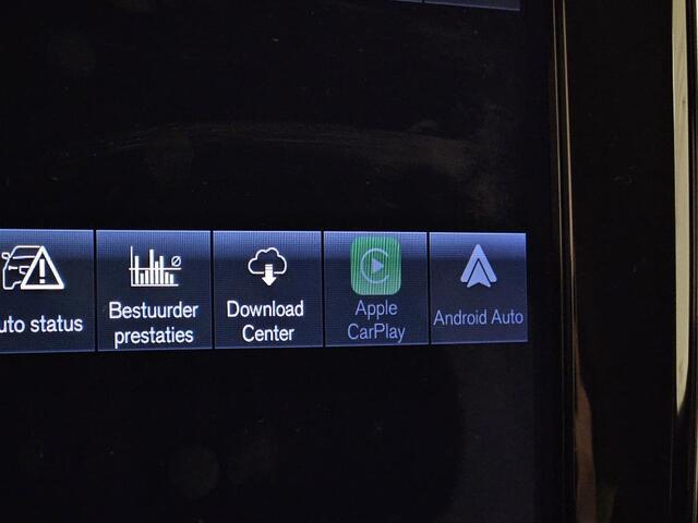 Volvo V60 2.0 B3 Momentum Advantage | 19"LM velgen | Exterior Styling Diffuser | Apple carplay/android auto | Extra getint glas | metallic lak | parkeersensoren |