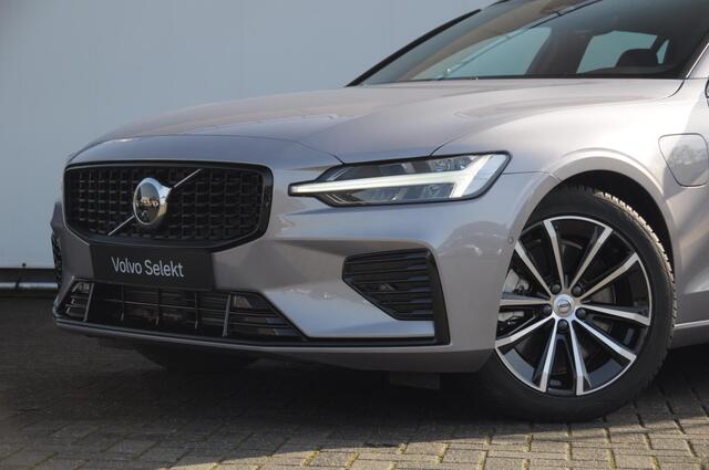Volvo V60 T6 350PK Automaat AWD Plus Dark / Adaptive cruise control / Elektrische stoelen / Harman Kardon audio / Trekhaak / Pilot assist / BLIS / Stoel en stuur verwarming / Elektrische achterklep / Parkeersensoren met 360 camera / Google infotainment