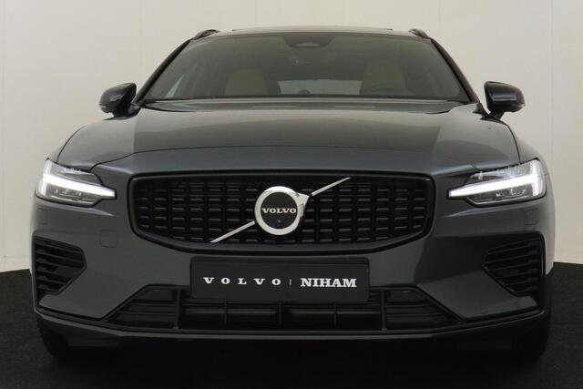 Volvo V60 T8 PLUG-IN HYBRID AWD ULTRA PERFORMANCE ED. DARK -PANO.DAK|BOWERS&WILKINS|GEVENT.LEDER+MASSAGE|360°CAM|HEAD-UP DISP.|PRIVACY.GLAS|POLESTAR|19"