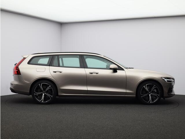 Volvo V60 2.0 T6 Plug-in hybrid AWD Core Business Ed. / Stoel-, stuurwiel- & achterbankverwarming / 360 camera / Harman Kardon / BLIS