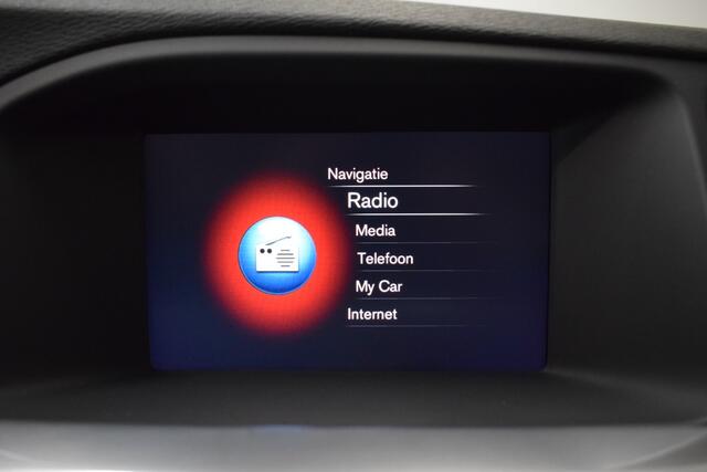 Volvo V60 2.0 T3 153pk Polar+ Leer/ Stoelverw./ Xenon/ PDC v+a