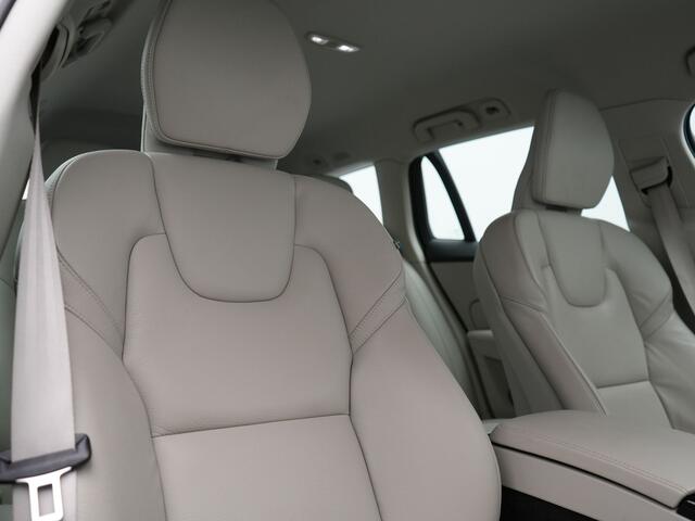 Volvo V60 T6 AWD Core Bright LONG RANGE Plug In Hybrid 350pk Dealer O.H. PHEV | Camera | Lederen Sportstoelen & Stuur Verwarmd | Google Assistent | Apple Carplay | Keyless | Achterbank Verwarmd | Navigatie | DAB | Virtual | 18"L.M |