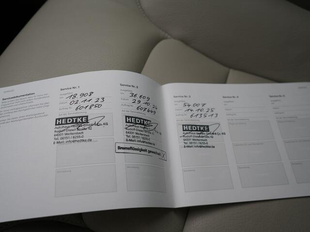 Volvo V60 T6 AWD Core Bright LONG RANGE Plug In Hybrid 350pk Dealer O.H. PHEV | Camera | Lederen Sportstoelen & Stuur Verwarmd | Google Assistent | Apple Carplay | Keyless | Achterbank Verwarmd | Navigatie | DAB | Virtual | 18"L.M |