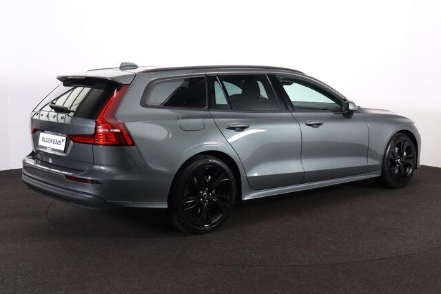 Volvo V60 B4 Essential Edition - IntelliSafe Assist - Parkeercamera achter - Parkeersensoren voor & achter - Draadloze tel. lader - 19' LMV