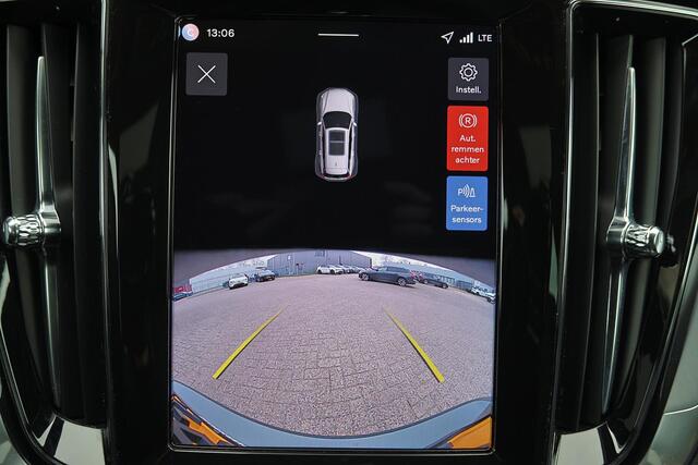 Volvo V60 B4 Essential Edition - IntelliSafe Assist - Parkeercamera achter - Parkeersensoren voor & achter - Draadloze tel. lader - 19' LMV