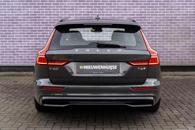 Volvo V60 2.0 T6 Plug-in hybrid AWD Plus Dark | Sportstoelen | Trekhaak | Harman Kardon Audio | 360 Camera | Stuur-/Stoelverwarming |