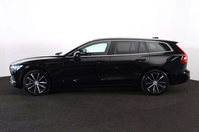 Volvo V60 T6 Recharge AWD Core Bright - IntelliSafe Assist & Surround - 360º Camera - Harman/Kardon audio - Adaptieve LED koplampen - Verwarmde voorstoelen, stuur & achterbank - Parkeersensoren voor & achter - Extra getint glas - 18' LMV