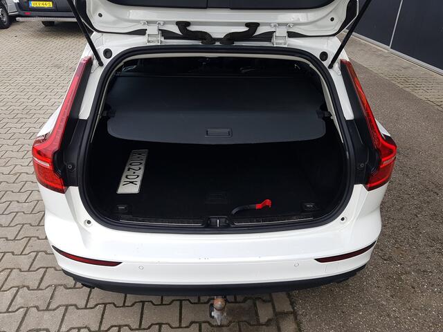 Volvo V60 2.0 B3 Momentum Advantage