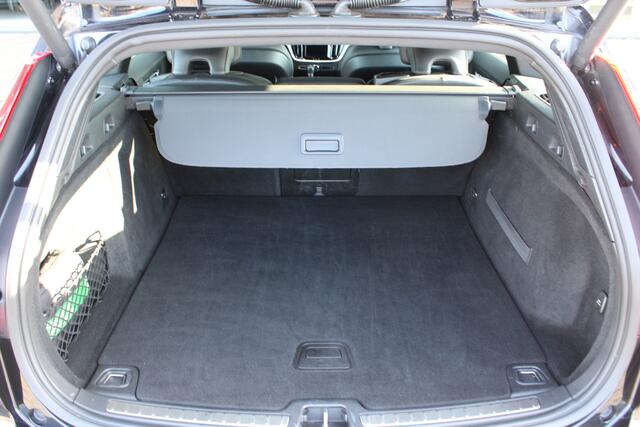 Volvo V60 T5 Automaat Momentum | Trekhaak | Parkeer sensoren | Leder stoelen | Bluetooth | Lichtmetaal |