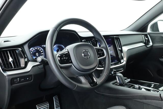 Volvo V60 T8 Recharge R-Design | Memory Seats | Pilot Assist | H&K Audio | Stoel- Stuurverw. | Elek. Trekhaak | Nav + CarPlay