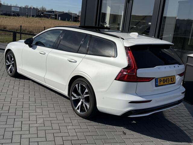 Volvo V60 Plus Dark Pano | H&K | Trekhaak | 360 graden | Dealer oh.