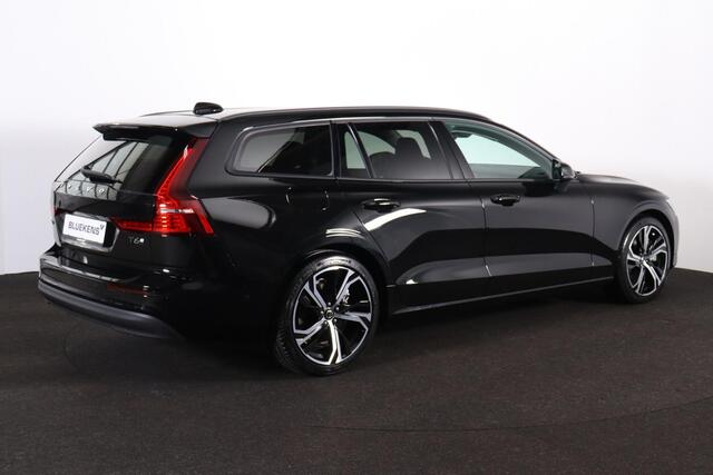 Volvo V60 T6 Plug-in hybrid AWD Core Bright - IntelliSafe Assist & Surround - 360º Camera - Harman/Kardon audio - Verwarmde voorstoelen, stuur & achterbank - Parkeersensoren voor & achter - Extra getint glas - 19' LMV