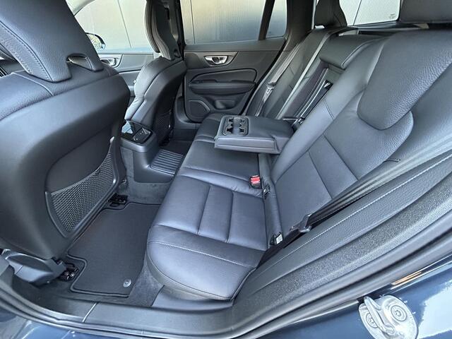 Volvo V60 2.0 T6 Plug-in hybrid AWD Plus Dark climate line /intellisafe/ park assist/ 19 inch