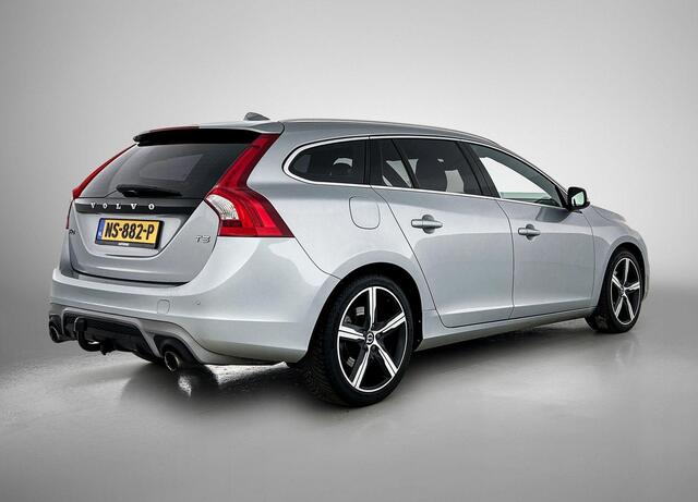 Volvo V60 2.0 T3 Nordic+ 152PK | Trekhaak | Navigatie | Climate Control | Cruise Control | Parkeersensoren Achter | bi-xenon koplampen | Verwarmbare Voorstoelen | Isofix | Privacy Glass |