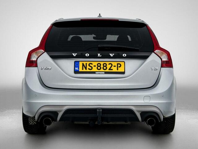 Volvo V60 2.0 T3 Nordic+ 152PK | Trekhaak | Navigatie | Climate Control | Cruise Control | Parkeersensoren Achter | bi-xenon koplampen | Verwarmbare Voorstoelen | Isofix | Privacy Glass |