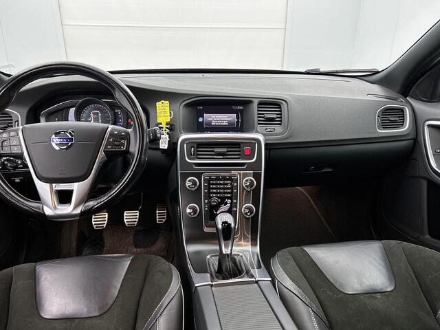 Volvo V60 2.0 T3 Nordic+ 152PK | Trekhaak | Navigatie | Climate Control | Cruise Control | Parkeersensoren Achter | bi-xenon koplampen | Verwarmbare Voorstoelen | Isofix | Privacy Glass |