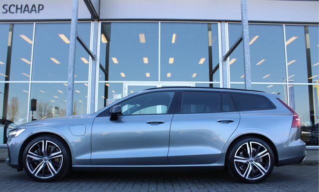 Volvo V60 T6 Automaat Recharge AWD R-Design | Head-Up | 360 Camera | Schuif/kanteldak | Trekhaak | Adapt. Cruise | El. stoelen met geheugen |