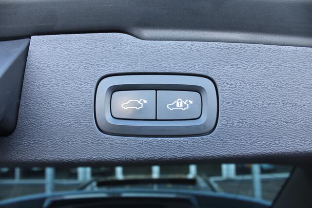 Volvo V60 T6 Automaat Recharge AWD R-Design | Head-Up | 360 Camera | Schuif/kanteldak | Trekhaak | Adapt. Cruise | El. stoelen met geheugen |