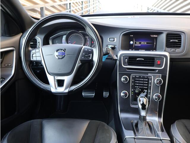 Volvo V60 T3 AUT Nordic+ | Volvo Dealer onderhouden | Trekhaak