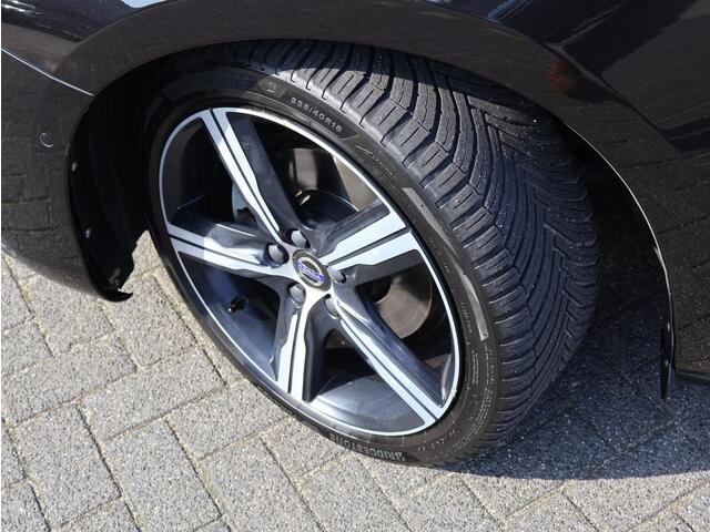 Volvo V60 T3 AUT Nordic+ | Volvo Dealer onderhouden | Trekhaak