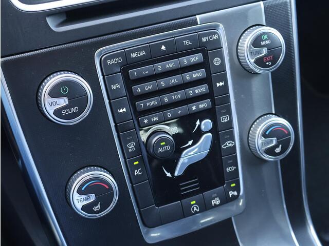 Volvo V60 T3 AUT Nordic+ | Volvo Dealer onderhouden | Trekhaak