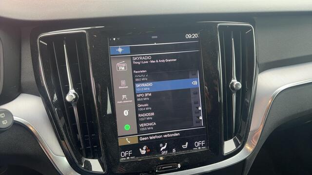 Volvo V60 2.0 D4 Momentum AUTOMAAT / TREKHAAK / FULL LED / STOELVERW / ACHTERBANK VERW / CARPLAY / NAVI / CLIMA / PDC / ACC / NL-AUTO