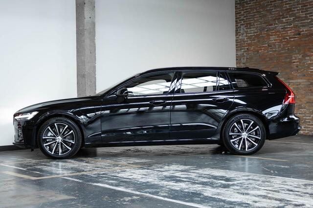 Volvo V60 T6 Plug-in hybrid AWD Plus Dark | Adaptive Cruise Control | 360° Parkeercamera | BLIS | Stoelverwarming | Stuurwielverwarming | Wegklapbare trekhaak | Harman Kardon Premium Audio | Google infotainment |