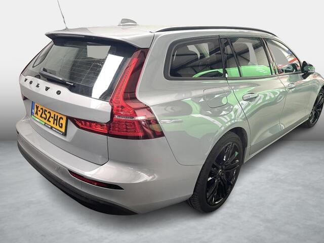 Volvo V60 2.0 B3 Essential Edition | Sport Pack | 19" Black Edition Velgen | Leder | Adaptieve Cruise Control | Stoelverwarming | Park Assist |