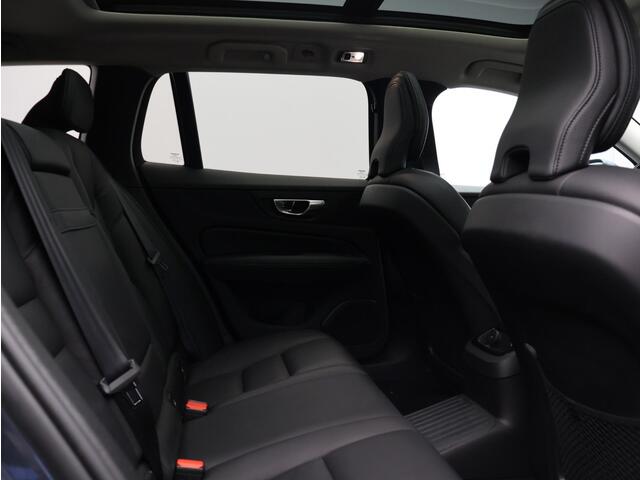 Volvo V60 T6 AWD Recharge Inscription /Trekhaak / Pan. dak / 360 camera / Stoel+stuur+achterbankverwarming / Privacy glass