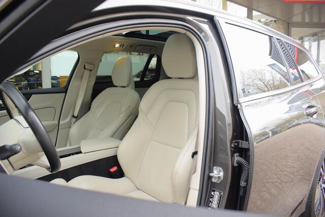 Volvo V60 2.0 T4 Inscription met PANO LED HUD LEDER CARPLAY