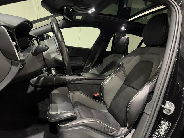 Volvo V60 2.0 T8 Recharge AWD R-Design | panorama | leder | trekhaak | black optiek |