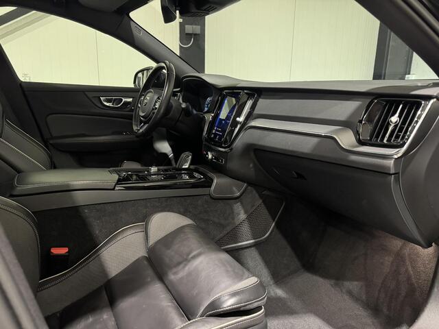 Volvo V60 2.0 T8 Recharge AWD R-Design | panorama | leder | trekhaak | black optiek |