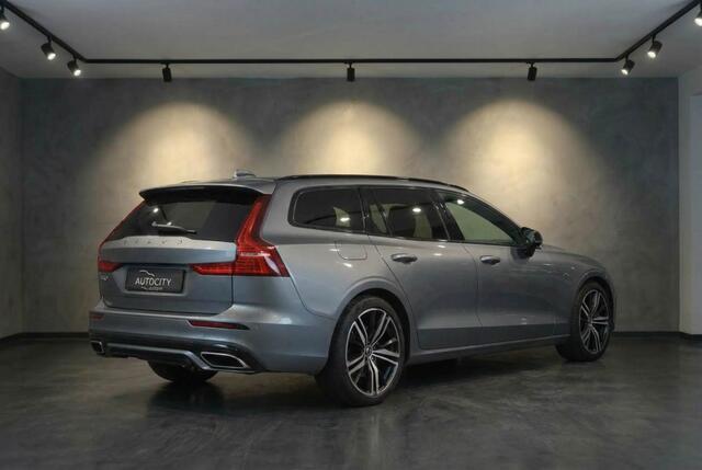 Volvo V60 T6 PHEV R-Design | Pano | Bowers&Wilkins | Trekhaak | Massage