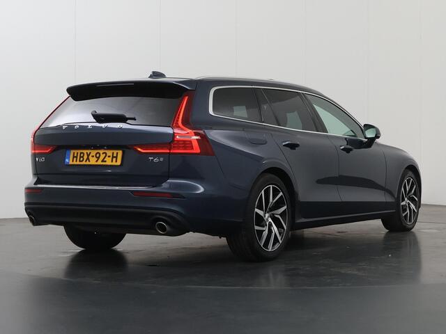 Volvo V60 2.0 T6 Recharge AWD R-Design | Panoramadak | Contourstoelen | HUD | Navigatie | Stoelverwarming | Camera | DAB | Apple CarPlay/Android Auto | Adaptieve Cruise Control | Harman/Kardon | Ele.verstelbare stoel + geheugen |