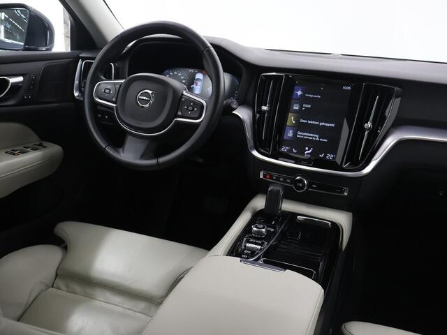 Volvo V60 2.0 T6 Recharge AWD R-Design | Panoramadak | Contourstoelen | HUD | Navigatie | Stoelverwarming | Camera | DAB | Apple CarPlay/Android Auto | Adaptieve Cruise Control | Harman/Kardon | Ele.verstelbare stoel + geheugen |